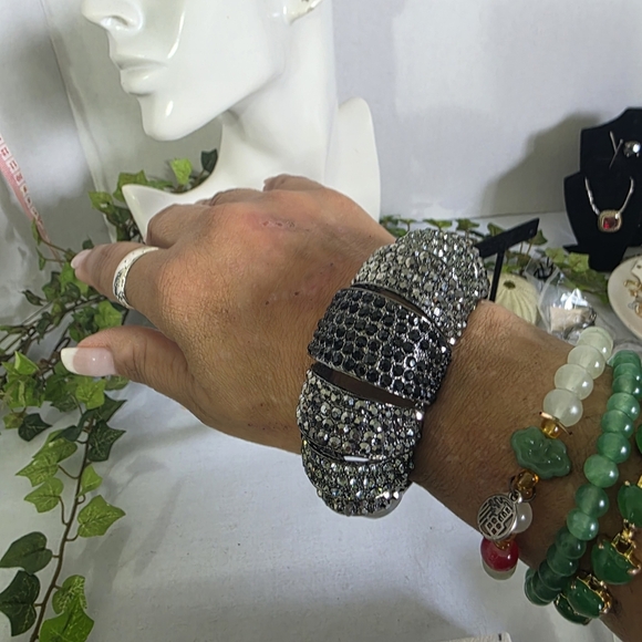 Vintahe Oxidized Silver Crystal Dome Clamper Hinge Bracelet - Picture 8 of 11